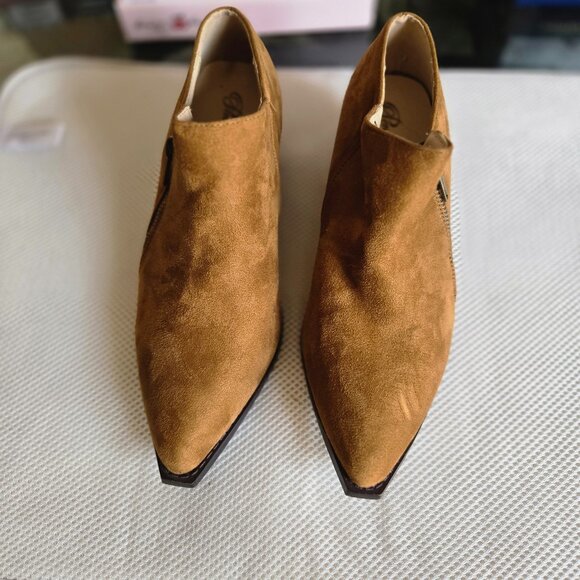 Penny Loves Kenny 7.5 caramel suede bootie , very western vibe - Picture 1 of 4